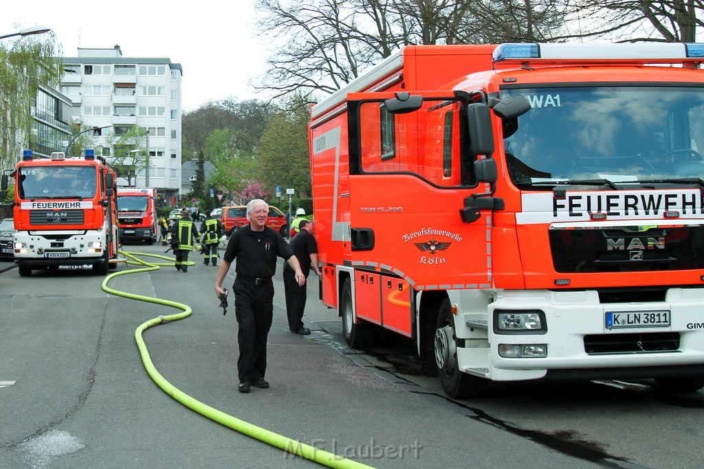 Feuer Koeln Junkersdorf Duerenerstr JK P07.jpg